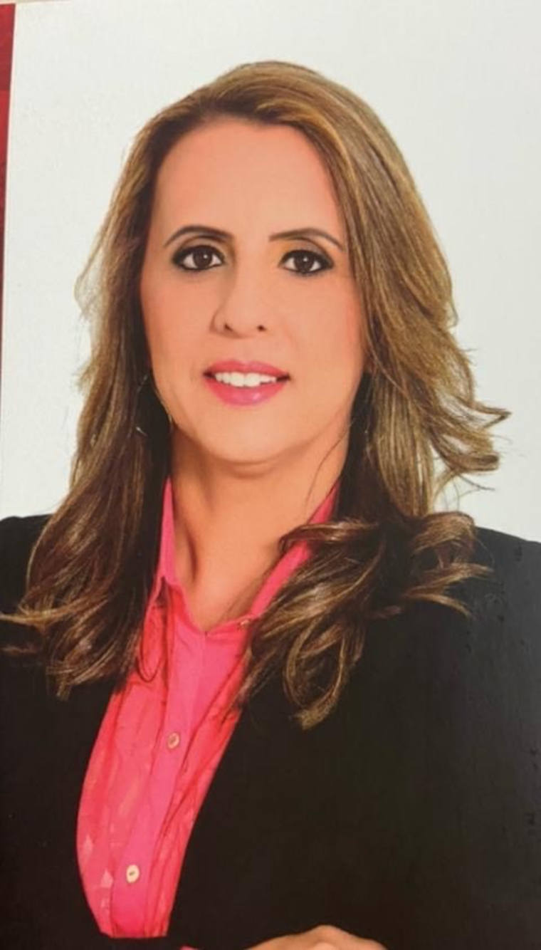 Dra. Adriana Soares